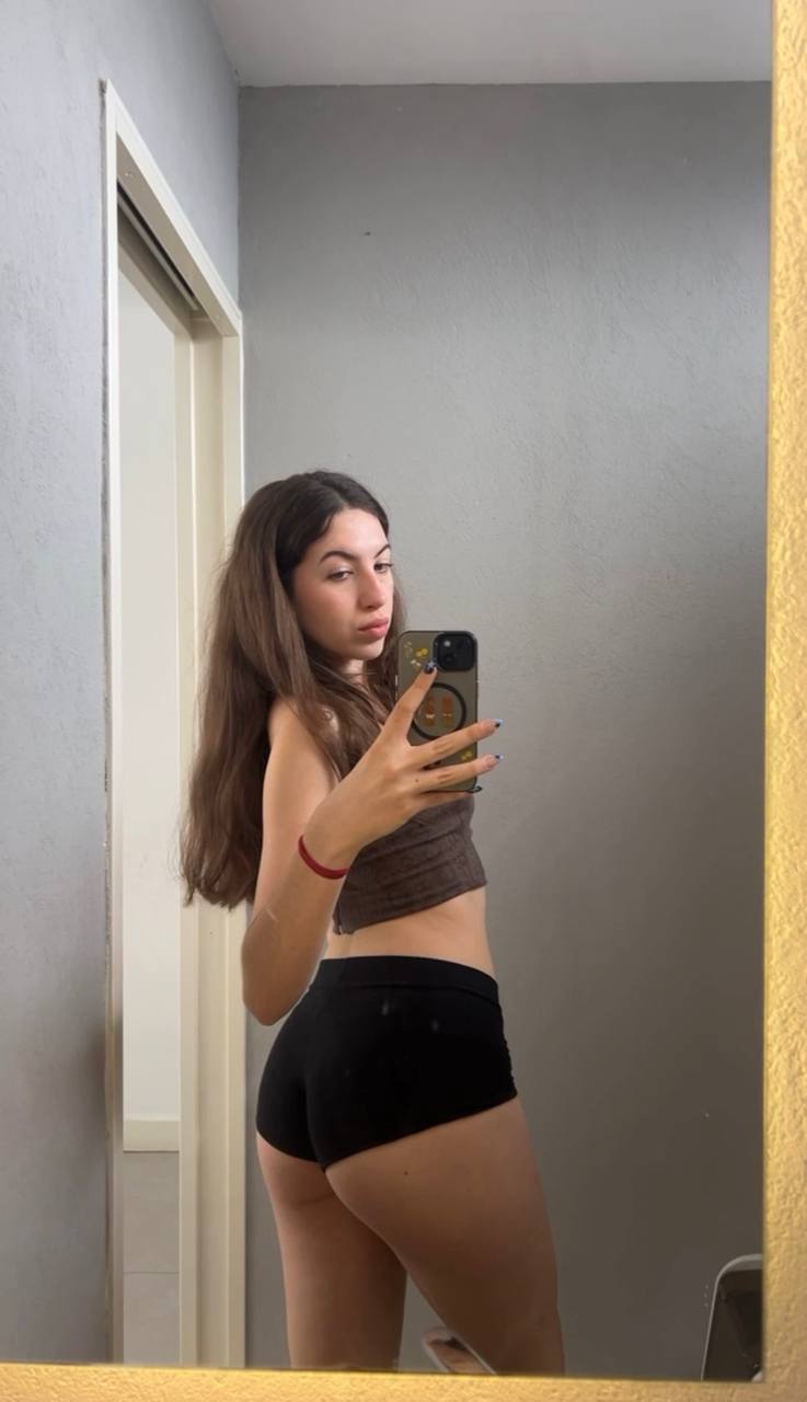 Amber in her underwear in Makati