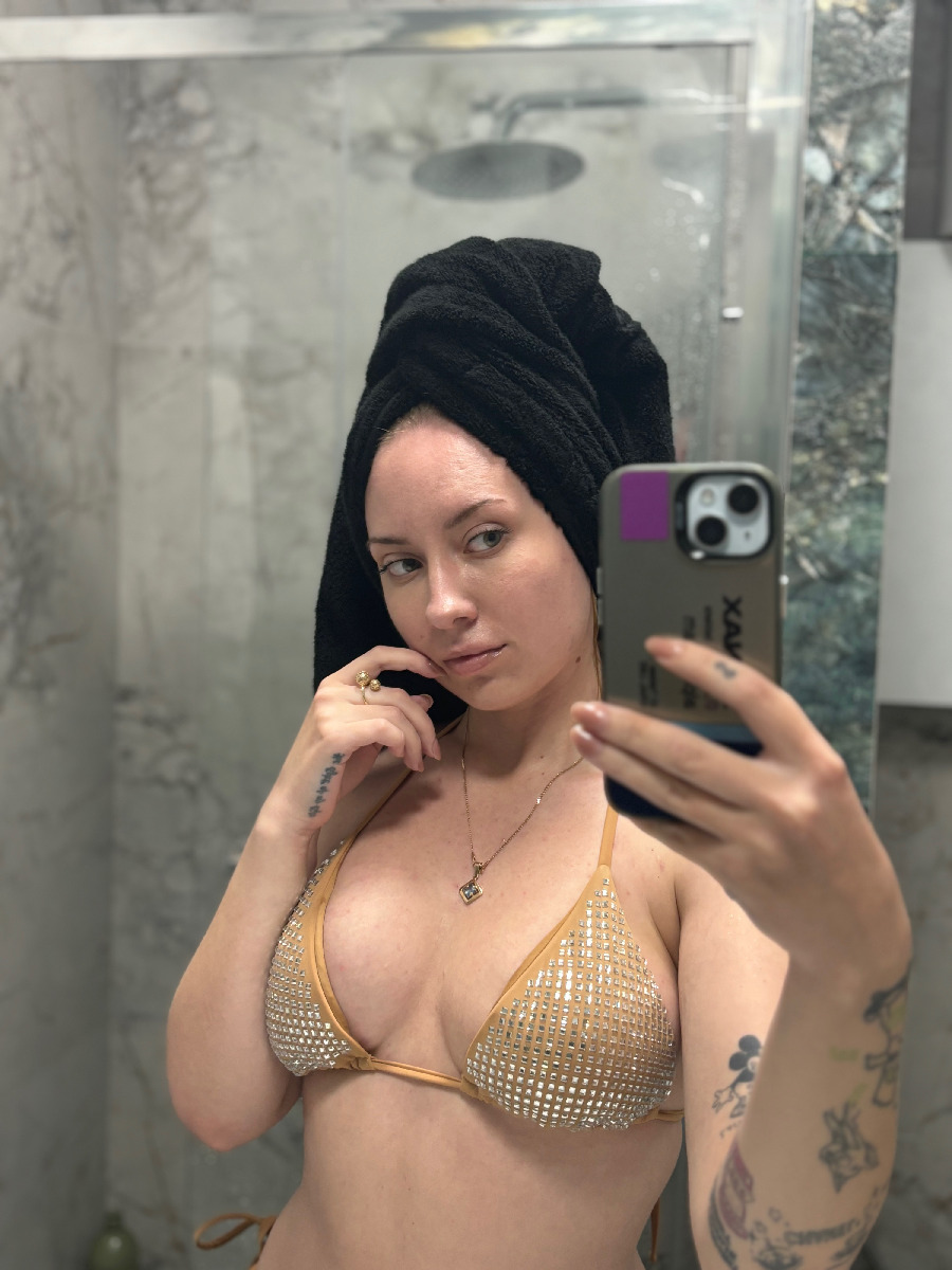 Nude girl KateV in Makati