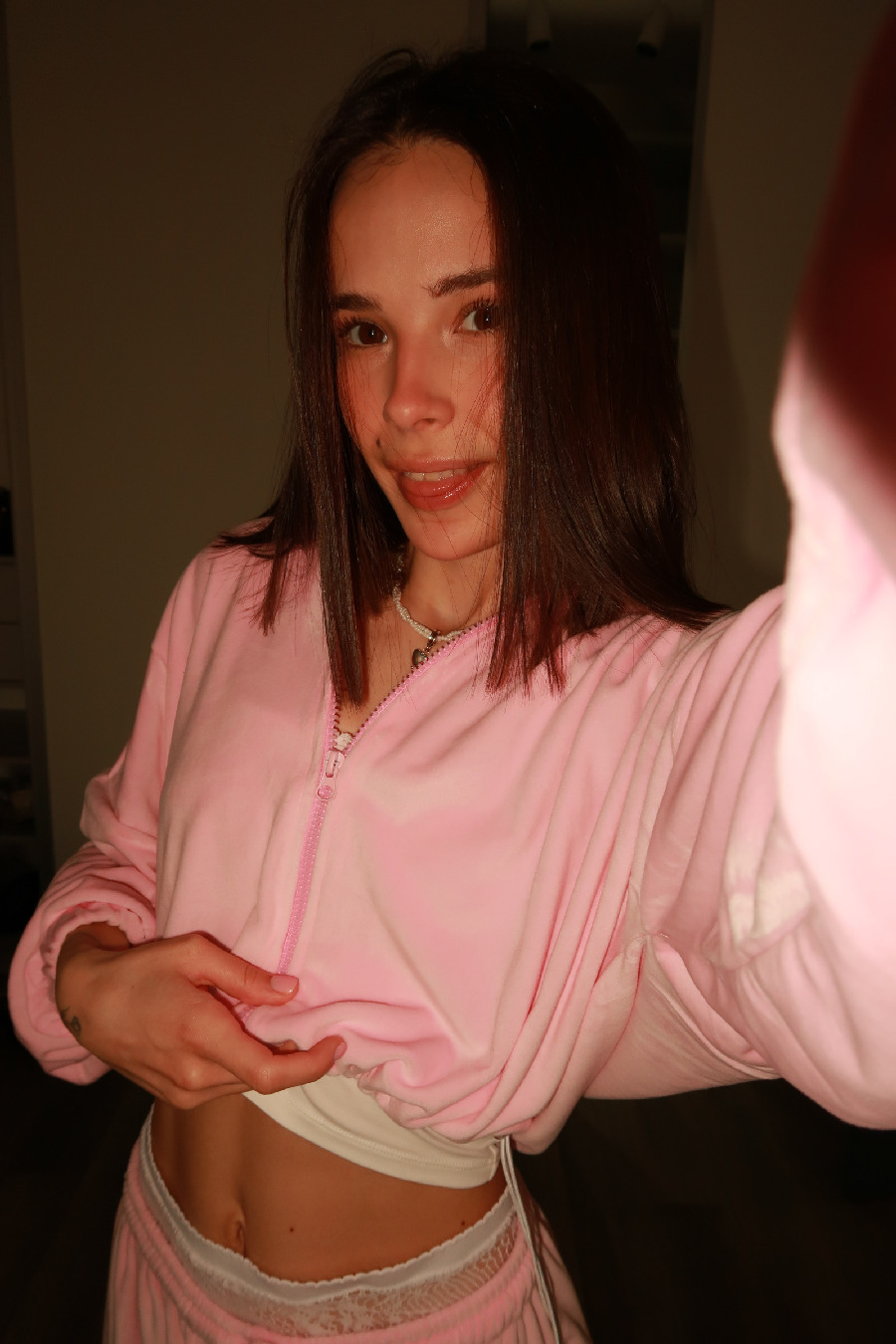 Tina brings the glow — live moments in Makati